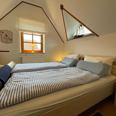 Ferienhaus Henny: 6 Geh-Minuten Vom Hafen. Privater Garten Jemgum Exteriör bild