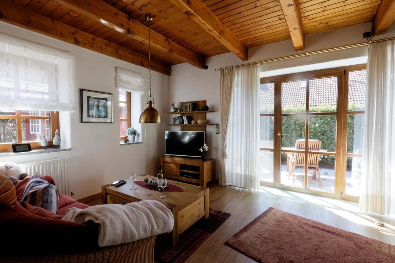 Ferienhaus Henny: 6 Geh-Minuten Vom Hafen. Privater Garten Jemgum Exteriör bild