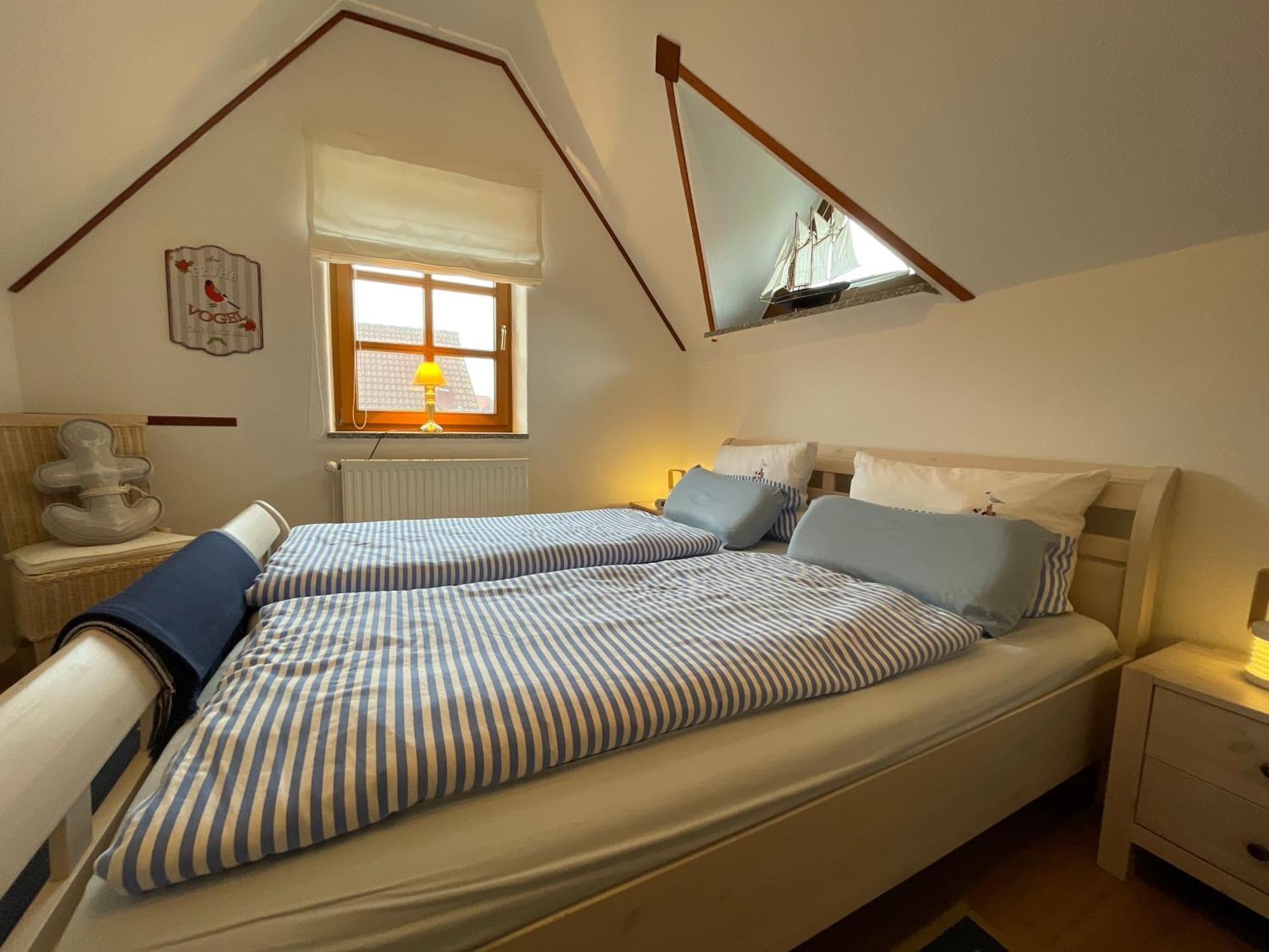 Ferienhaus Henny: 6 Geh-Minuten Vom Hafen. Privater Garten Jemgum Exteriör bild