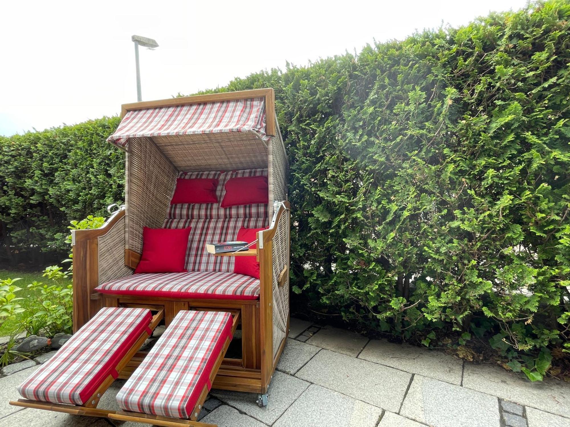Ferienhaus Henny: 6 Geh-Minuten Vom Hafen. Privater Garten Jemgum Exteriör bild